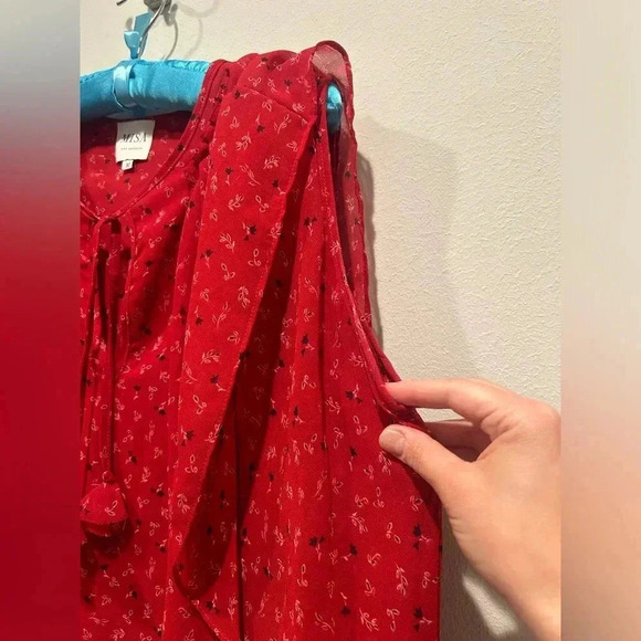 MISA LOS ANGELES Red Floral Flutter Sleeve Tie Neck Blouse / Size Medium / - Picture 6 of 9